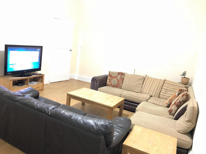 Others 3, 5 Bedroom House For Large Group, Glasgow