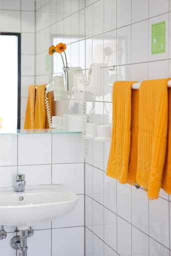 Bathroom 5, Hotel Emmerich, Mayen-Koblenz