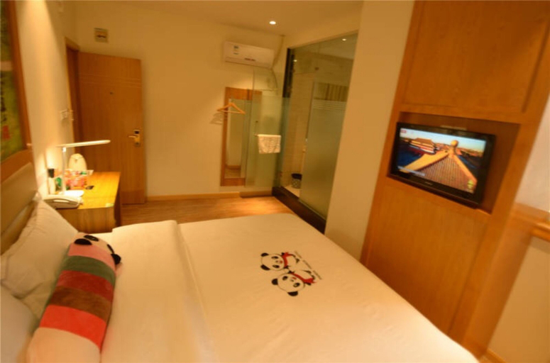 Bedroom 2, Panda Club Jiaotong University Branch, Chengdu