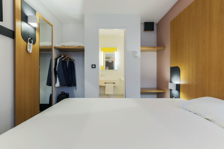 Bedroom 3, B&B HOTEL Metz Augny, Moselle