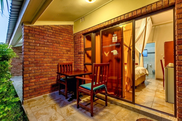 Exterior & Views 2, Dzimbahwe Guest Lodge, Hwange