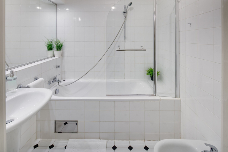 Bathroom 5, Old Town Square Apartments, Praha 1