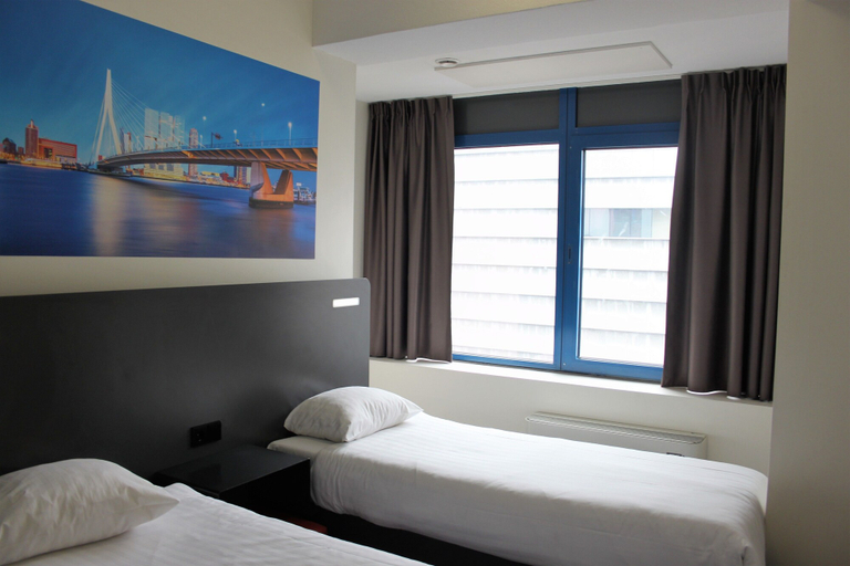 Bedroom 5, easyHotel Rotterdam City Centre, Rotterdam