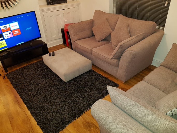 Others 5, Hinde Holiday Home, Manchester
