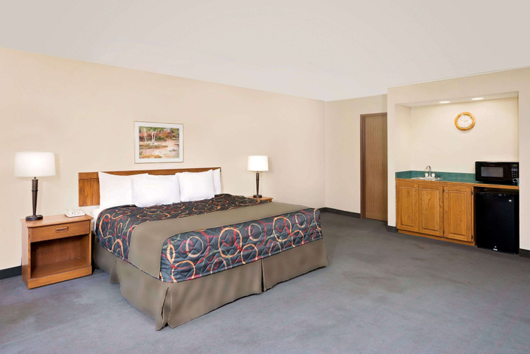 Bedroom 4, Days Inn by Wyndham Boonville, Cooper