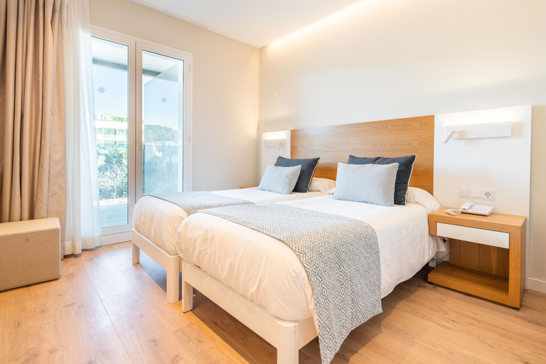 Bedroom 3, Hotel Eden Soller, Baleares