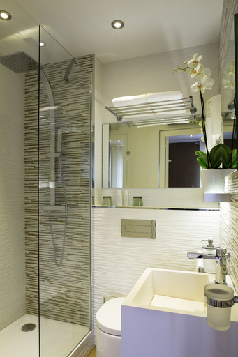 Bathroom 4, Hôtel des Arceaux, Hérault