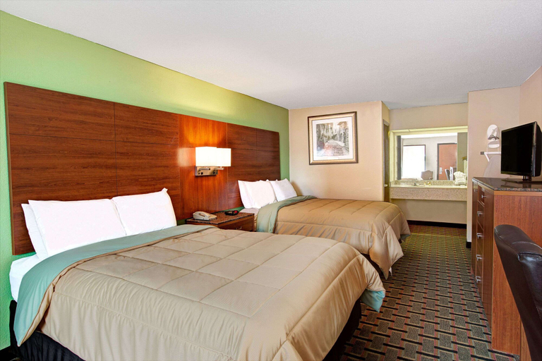 Bedroom 4, Days Inn by Wyndham Conover-Hickory, Catawba