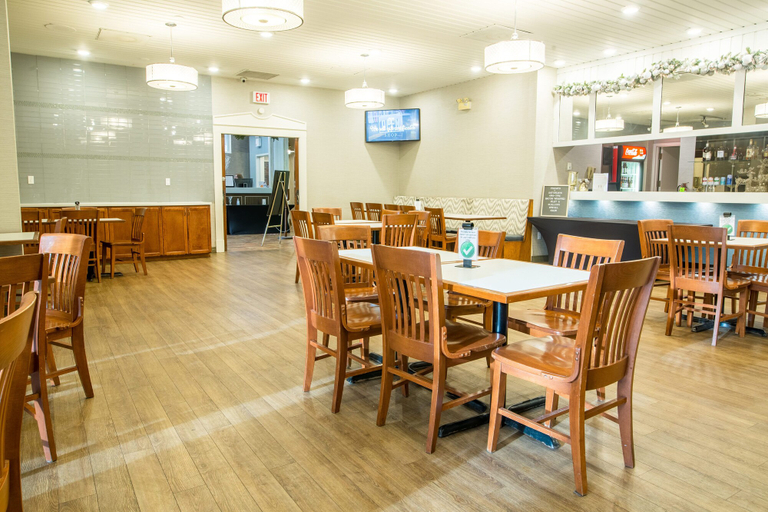 Food & Drinks 4, Quality Inn & Suites Charlottetown Downtown, Queens