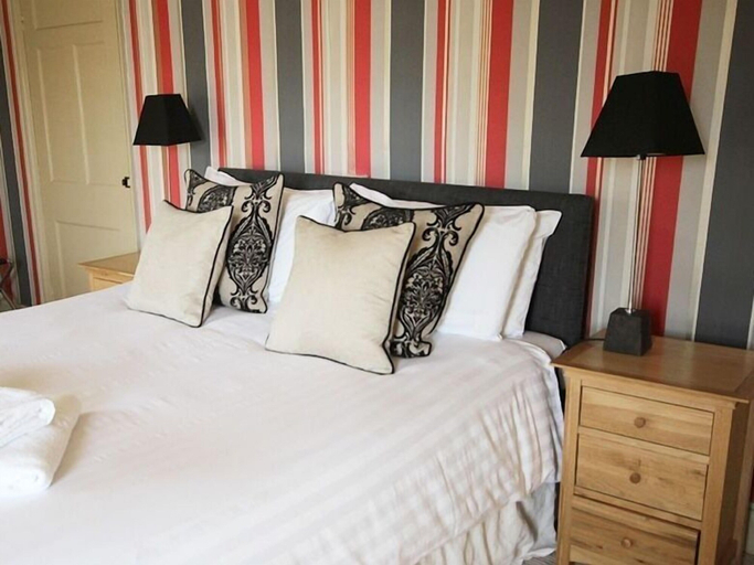 Bedroom 2, The Royal Oak Inn, Cornwall