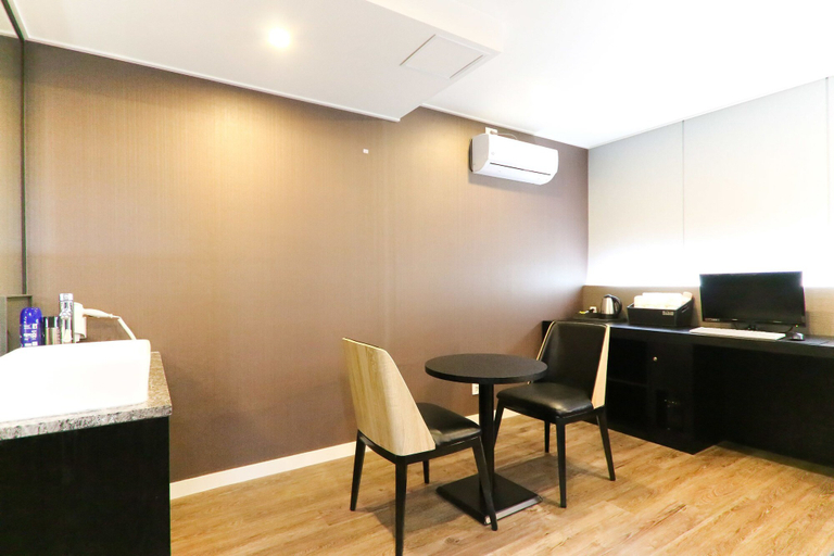 Others 5, Louis Hotel, Sasang