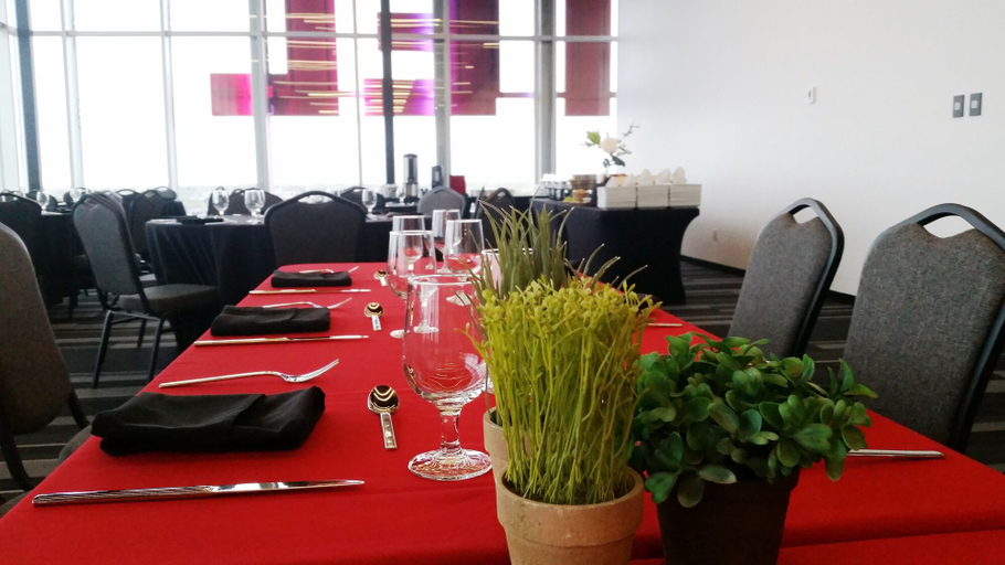 Food & Drinks 5, Grand Times Hotel Drummondville, Drummond