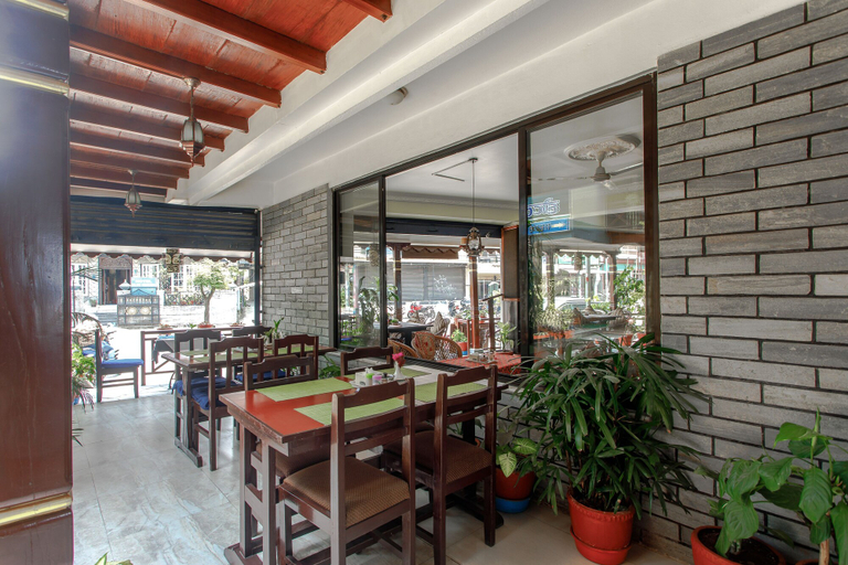 Food & Drinks 5, Hotel Peace Plaza, Gandaki
