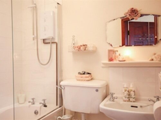 Bathroom 4, The Shepherd's Purse, North Yorkshire