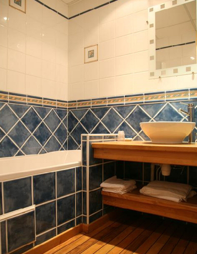 Bathroom 4, Hotel Le Sablier Du Temps, Corrèze