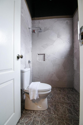Bathroom 5, Art Cottage Boutique Hotel, Kinta