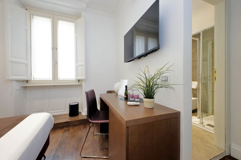 Bedroom 5, Youroom Carrozze, Rome