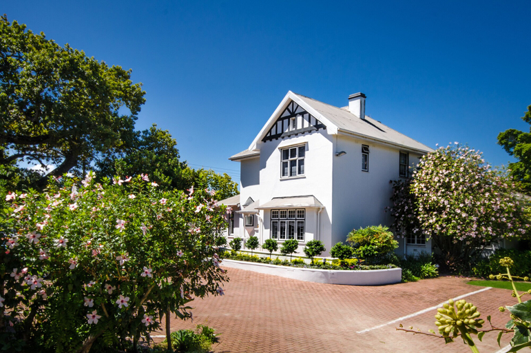 Exterior & Views 2, Whispering Oaks, Eden