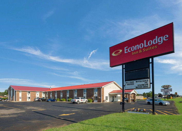 Exterior & Views 2, Econo Lodge Inn & Suites Escanaba North, Delta