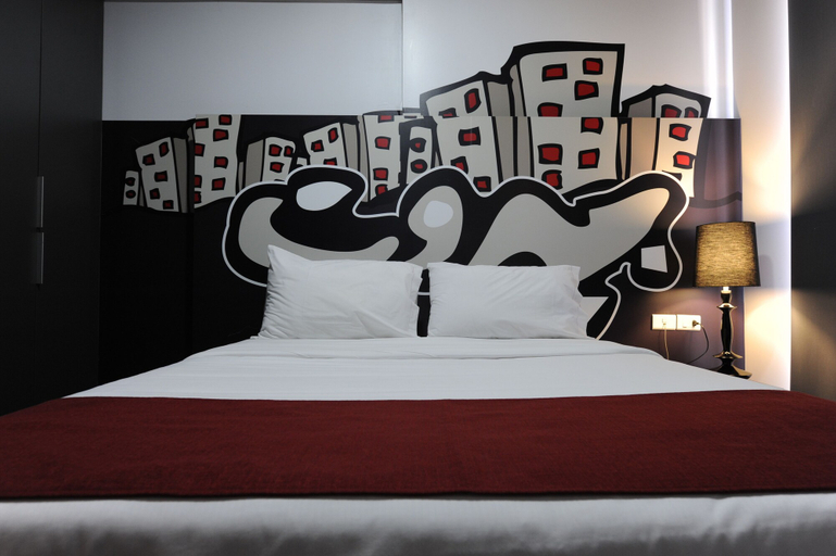 Bedroom 3, 35 Rooms, Beirut
