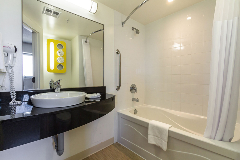 Bathroom 4, Motel 6 Kingston, ON, Frontenac