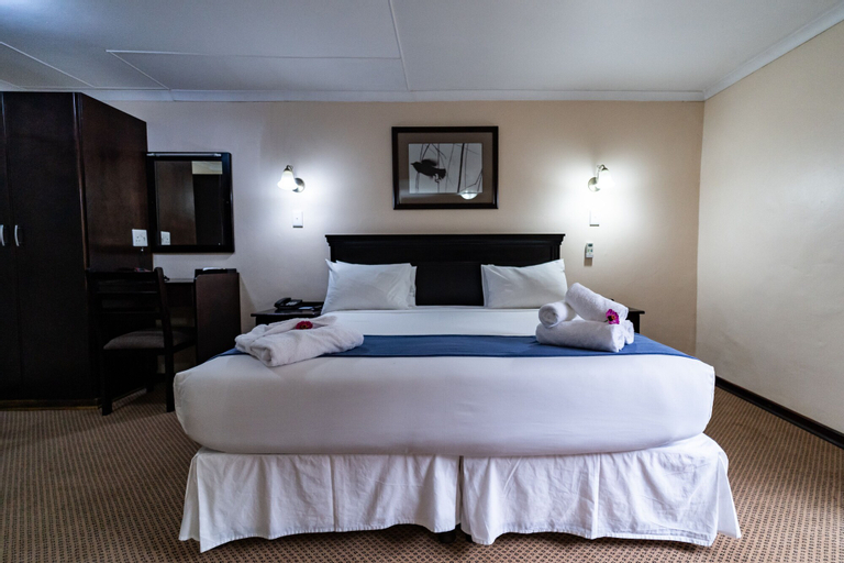 Bedroom 4, Gooderson Natal Spa Hot Springs & Leisure Resort, Zululand