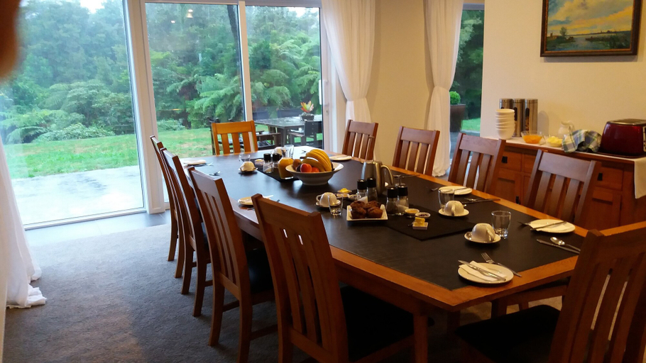 Food & Drinks 4, Patuha Rainforest Retreat, New Plymouth