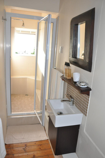 Bathroom 3, 268 On Ridge Guesthouse, eThekwini