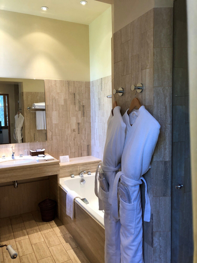 Bathroom 5, Hotel Chateau Des Alpilles, Bouches-du-Rhône