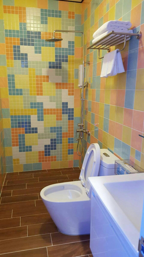 Bathroom 5, And B&B, Pingtung