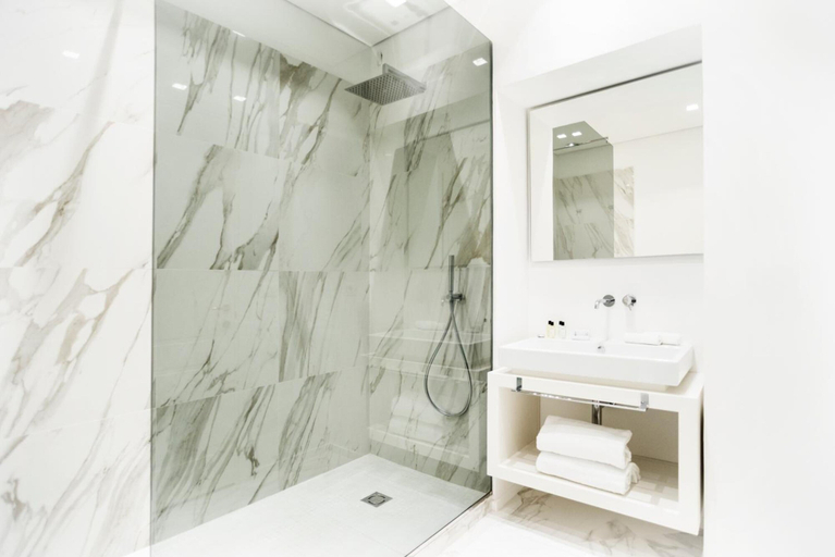 Bathroom 4, The Shire Hotel, Rome