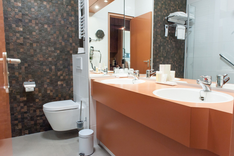 Bathroom 5, Parkhotel Tjaarda, Heerenveen