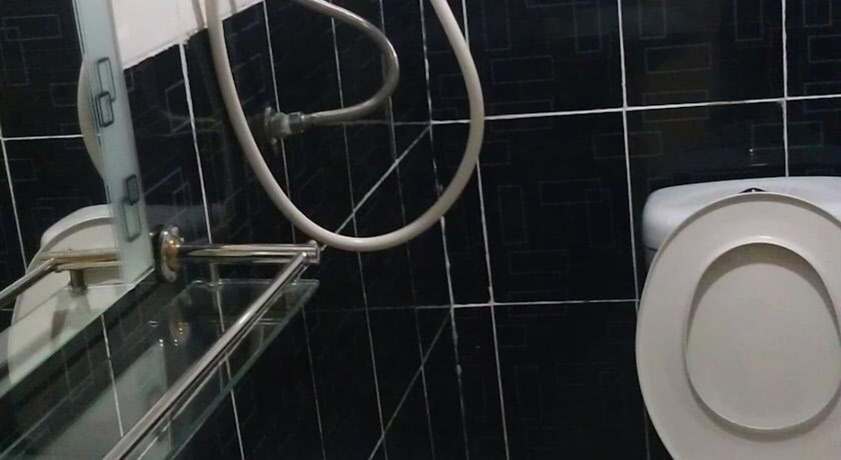 Bathroom 5, Serdang Business Hotel, Seri Kembangan
