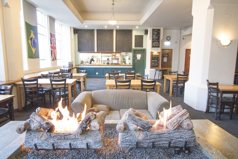 Food & Drinks, Hotel Waterloo & Backpackers, Wellington