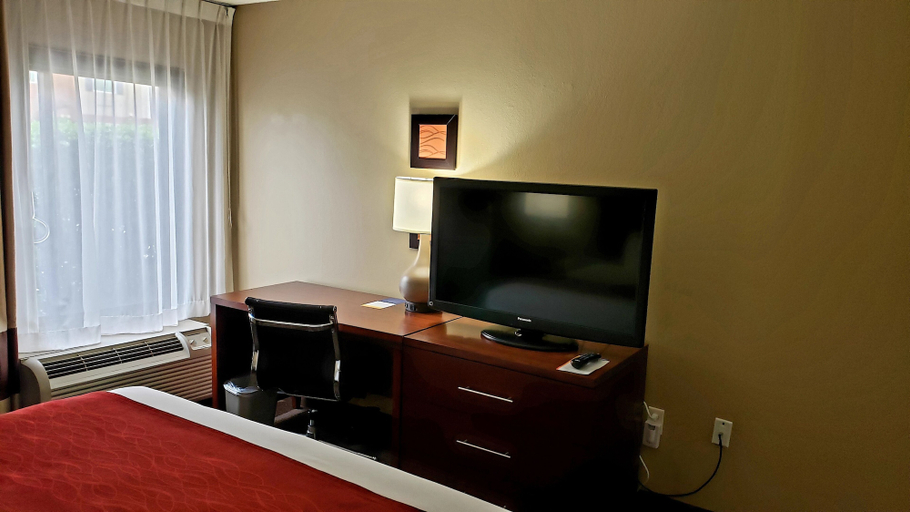Bedroom 3, Comfort Inn Pensacola - University Area, Escambia