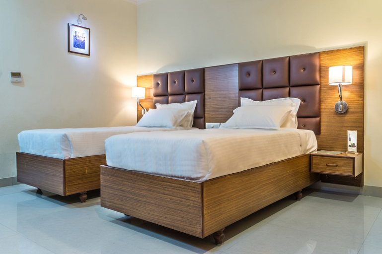 Bedroom 2, Hotel Saptagiri, Hyderabad