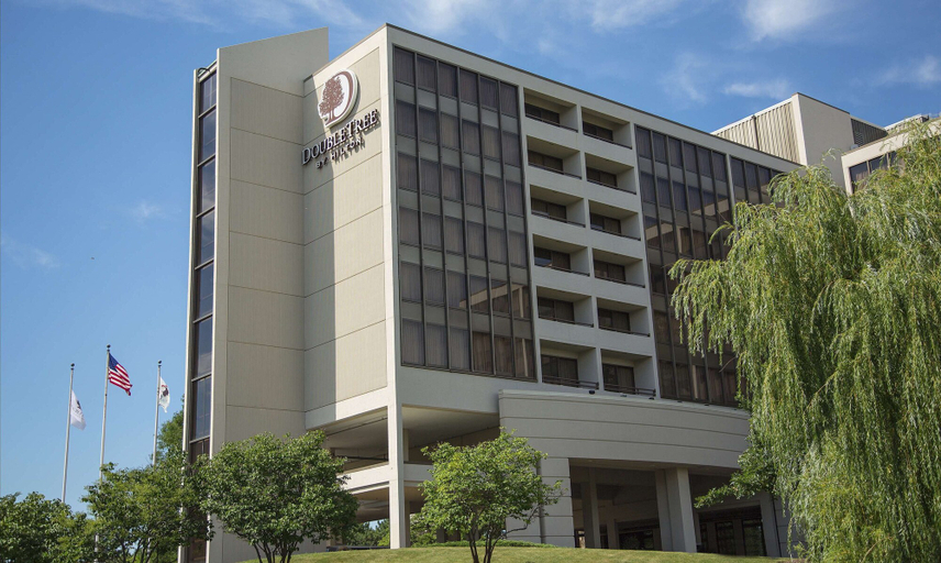 Exterior & Views 2, DoubleTree by Hilton Chicago - Oak Brook, Dupage