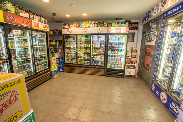 Food & Drinks 5, Nittany Budget Motel, Centre