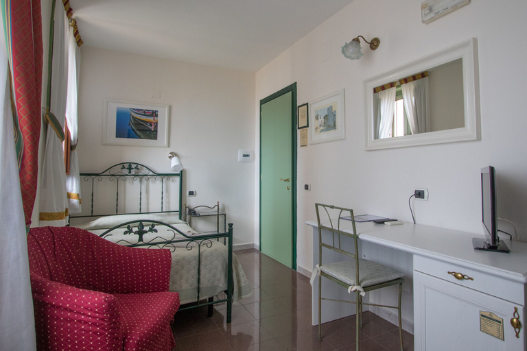 Bedroom 3, Hotel Posta, Syracuse