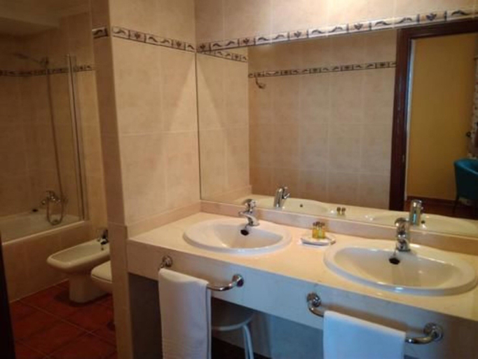 Bathroom 4, Hotel Alonso de Monroy, Cáceres