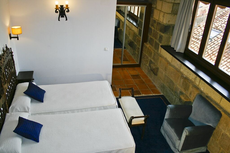 Bedroom 3, Saiaz Getaria Hotela, Guipúzcoa