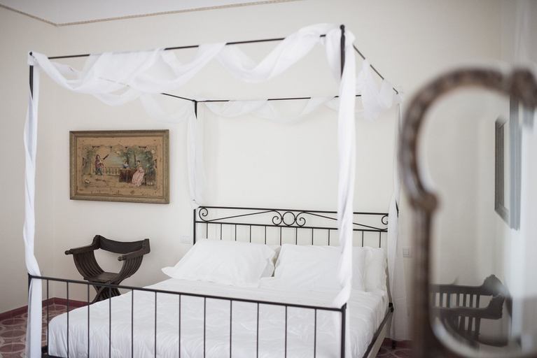 Bedroom 3, Villa delle Querce Resort, Bari