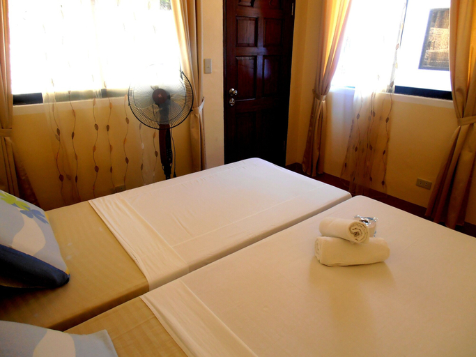 Bedroom 4, Blue Corals Beach Resort, Daanbantayan