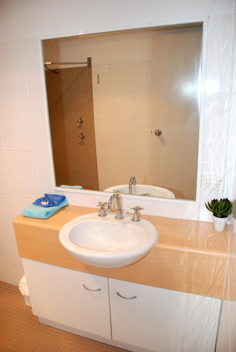 Bathroom 5, Amberoo Apartments Tamworth, Tamworth Regional - Pt A