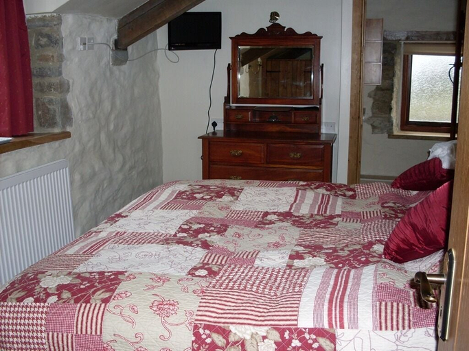 Bedroom 2, The Barn B&B, Bridgend