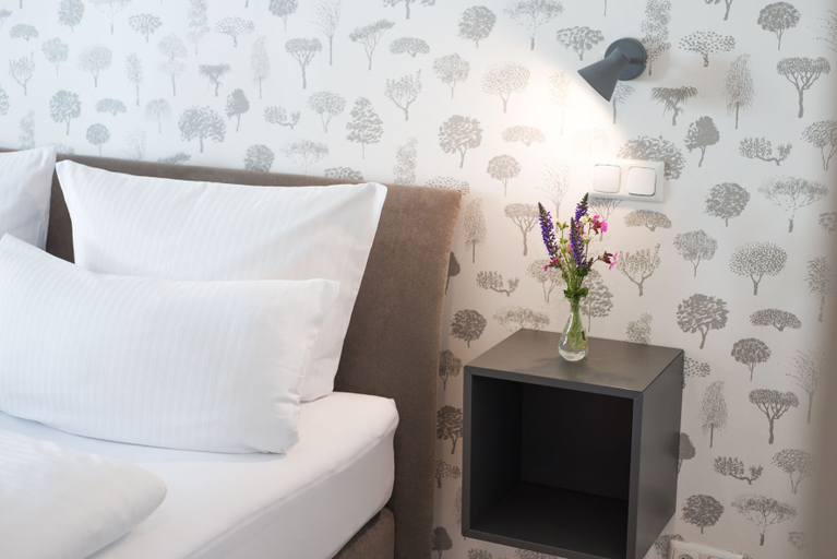 Bedroom 4, Wailtl Hotel, Erding