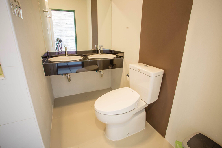 Bathroom 5, The Zell Budget Hotel Buriam, Muang Buri Ram
