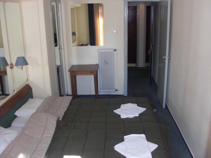 Bedroom 3, Hotel Delfini, Attica