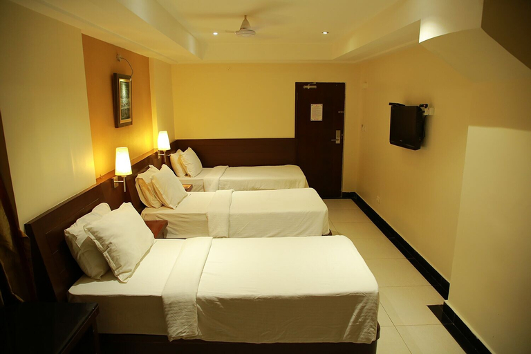 Bedroom 2, Hotel Shaans, Tiruchirappalli
