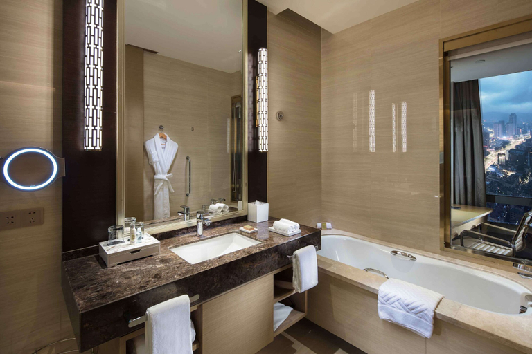 Bathroom 5, Hilton Yantai, Yantai